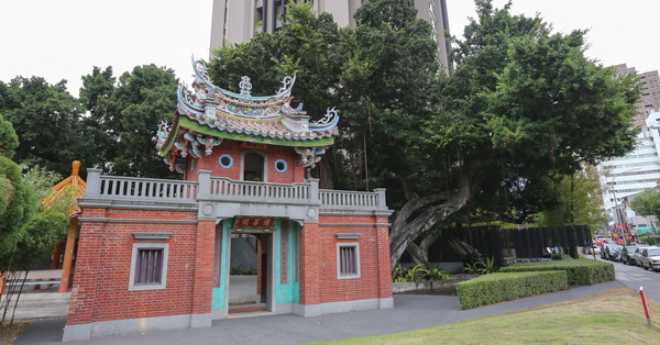 台中北屯|台中市定古蹟積善樓|賞古蹟|老榕樹|落羽松|發思古之幽情