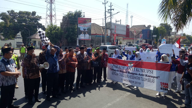 KodimKaranganyar - Road Show Bus KPK Jelajah Negeri Bangun Anti Korupsi di Karanganyar