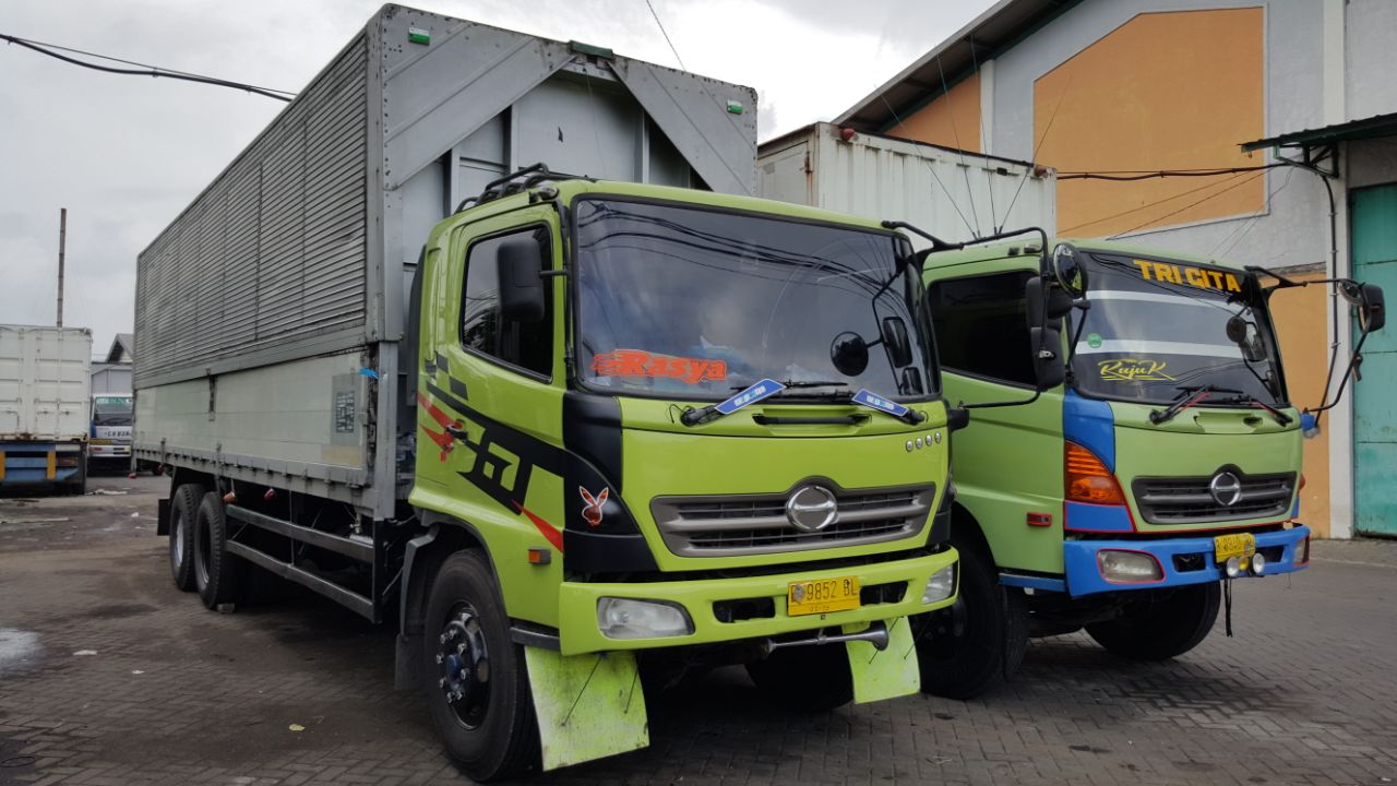 Sewa Truk Tronton Wing Box