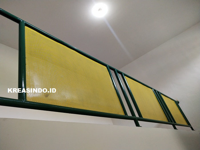 Tangga Trap Besi  Balkon Plat Perforated  dan Pintu  Pagar 