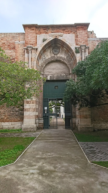 05-Ostello-Santa-Fosca-entrance-2-day-venice-itinerary