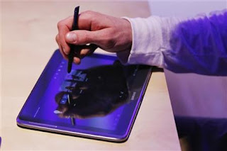 Samsung unveils new tablet to challenge iPad 