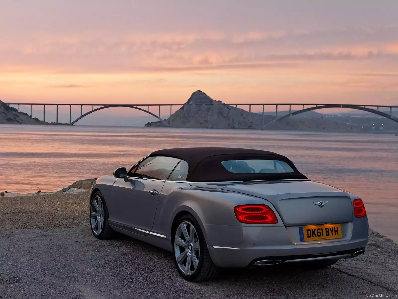 Hình ảnh xe ô tô Bentley Continental GTC 2012 & nội ngoại thất