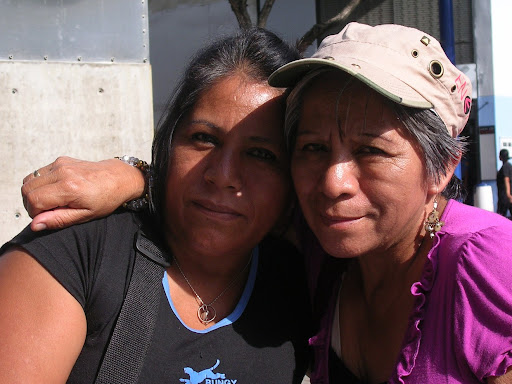 Mujeres en el Bulevar de Sabana Grande Caracas Venezuela