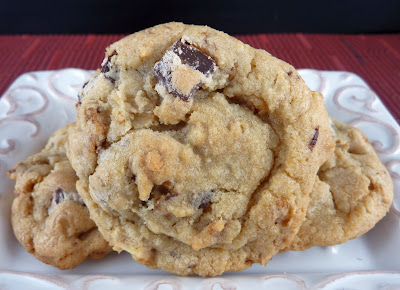 Dark Chocolate Chip Granola Cookies