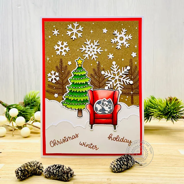 Sunny Studio Stamps: Cozy Christmas Holiday Card by Alma Störk (featuring Snowflake Circle Frame Dies, Santa Claus Lane, Fluffy Cloud Border Dies)