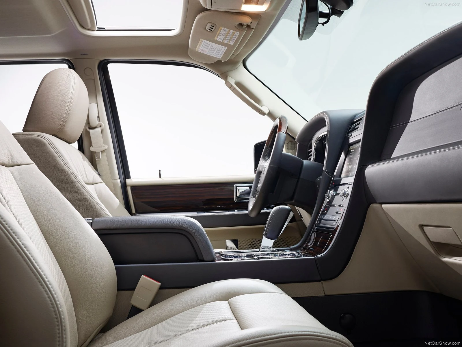 Hình ảnh xe ô tô Lincoln Navigator 2015 & nội ngoại thất