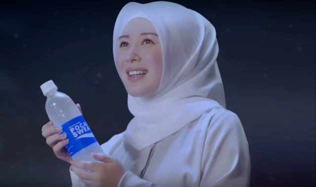 artis cewek cantik korea hijab iklan pocari