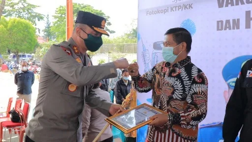 Kadis Bakhrizal Dan Jajaran Diganjar Piagam Penghargaan Oleh Kapolda Sumbar