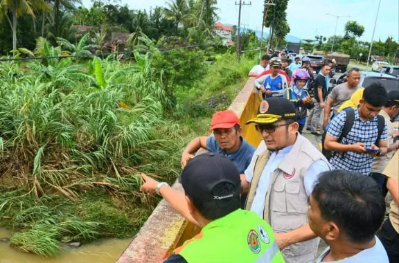 Wako Hendri Septa Pimpin Pencarian Tiga Pelajar SMK Korban Hanyut di Lubuak Tongga, Satu Korban Berhasil Ditemukan!