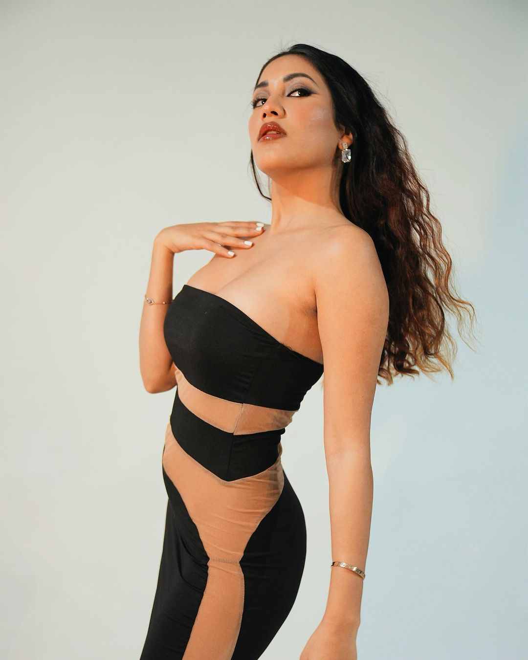Shivani Singh is an Actress, Model, Fashionista in strapless lace mesh black bodycon bandage dress. Shivani Singh sex hot videos and bikini photos xxx