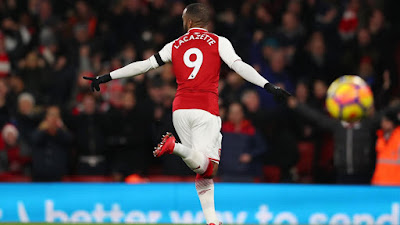 Pemain Arsenal Lacazette ketinggalan bentrokan dengan Manchester United - Sumber Utama Info Casino