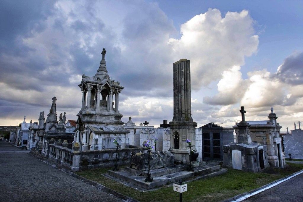 Municipal Cemetery of Ciriego (Santander, Spain)