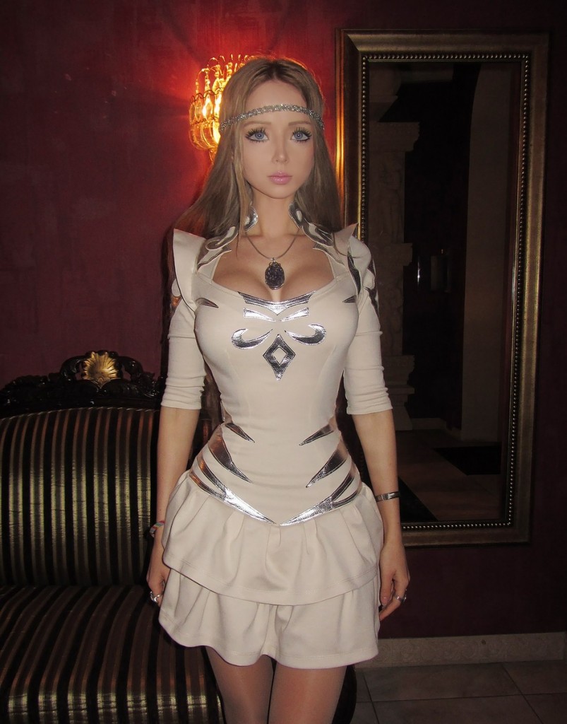 Download this Living Barbie Valeria Lukyanova picture