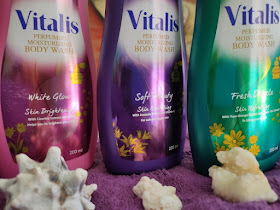 manfaat dan review vitalis body wash sensasi mandi parfum