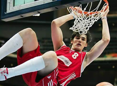 ersan ilyasova milwaukee bucks ta son iki sezonu barselona da geciren 