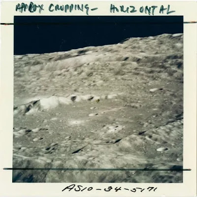 Apollo 10: Una vista obliqua del Cratere 302 sulla Luna, durante la missione Apollo 10 della NASA del 1969