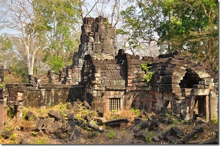 Cambodia motorbike tour Preah Khan of Kompong Svay (Prasat Bakan) 140227_0285