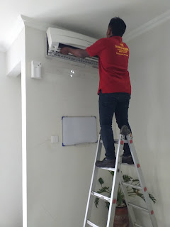 Ilustrasi service AC ruangan