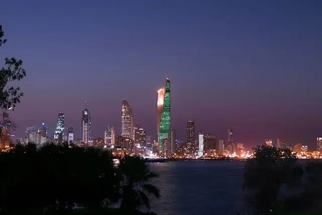 ما هو متوسط ​​الراتب في الكويت؟