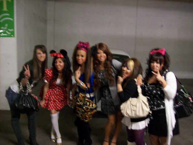 Gyaru group picture