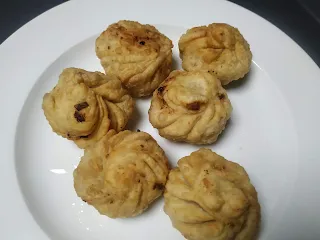 Fried momos pieces for tandoori momos