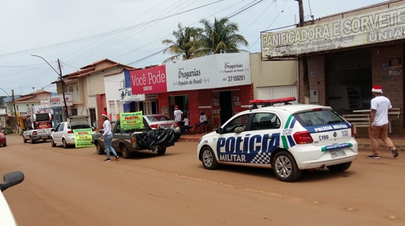 NATAL INTERATIVA: Tradicional arrastão da solidariedade arrecada alimentos