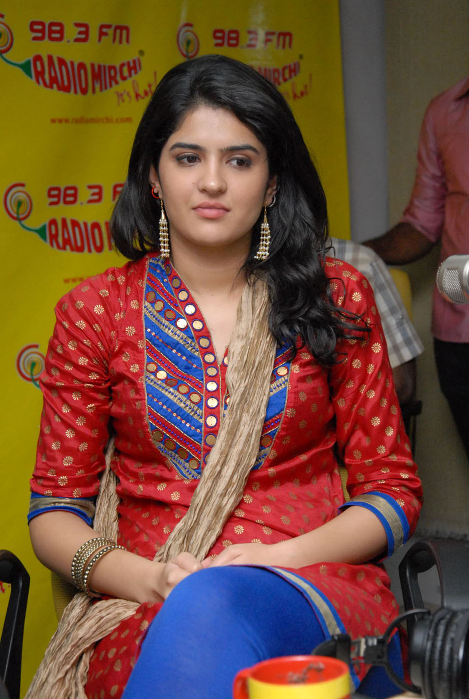 deeksha-seth-at-radio-mirchi-04fabace.jpg