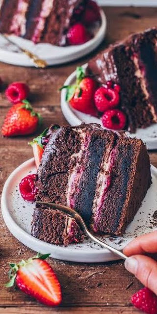 Chосоlаtе Raspberry Cаkе