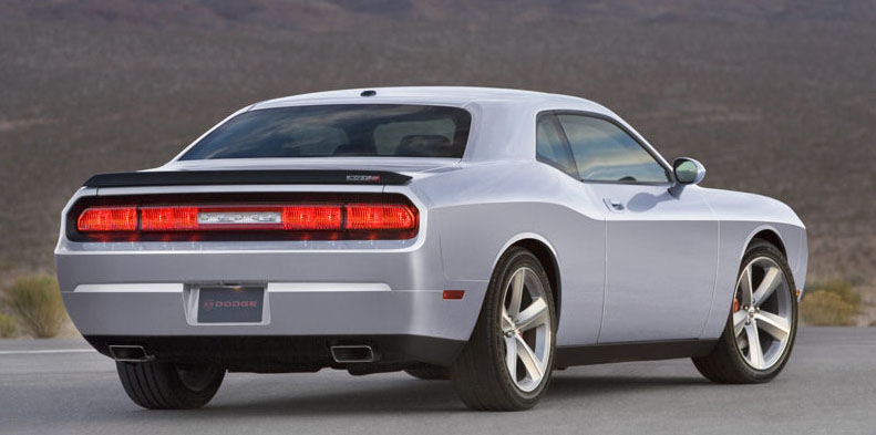 The Dodge Challenger merges the best American musclecar characteristics 