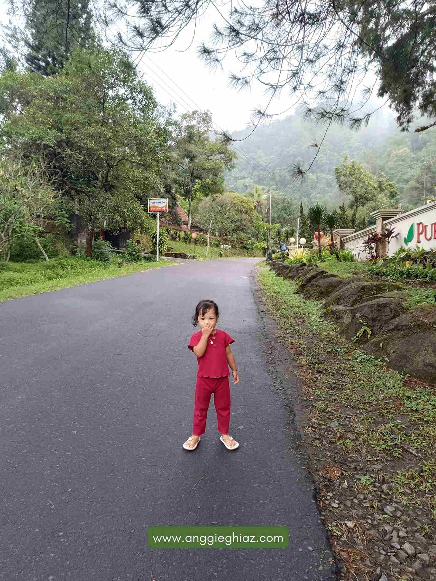 Jalan Pagi di sekitar Puri Indah Inn