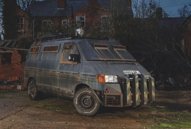 Zombie Apocalypse Tactical VW T4 Van by Stardubs