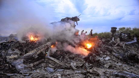 Derribaron avión con 295 personas en este de Ucrania.