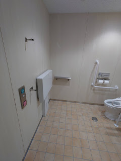 多目的トイレ 大便器  施工後2
