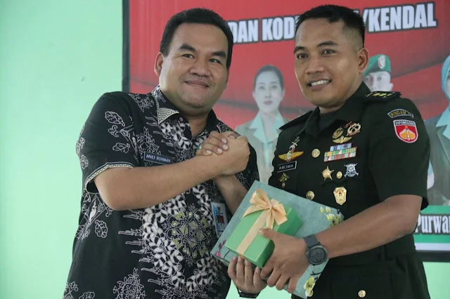 Bupati Blora dan Komandan Batalyon 410