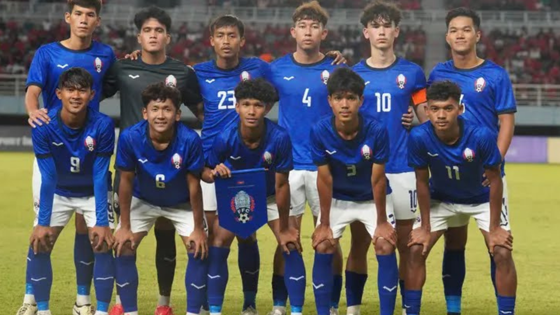 Timnas Kamboja sebelum bertanding dalam Grup A Piala AFF U-19 2024