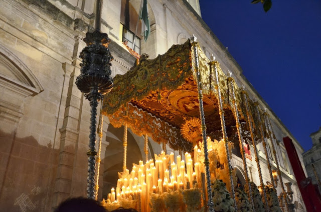 María Stma. de las Angustias Coronada - Sevilla