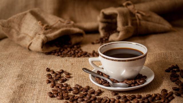 Coffee diet. Drink 3 cups a day and lose weight..is it safe?