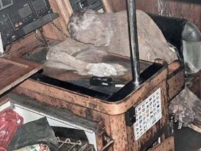 Mummified body of German adventurer found inside yacht (photo)