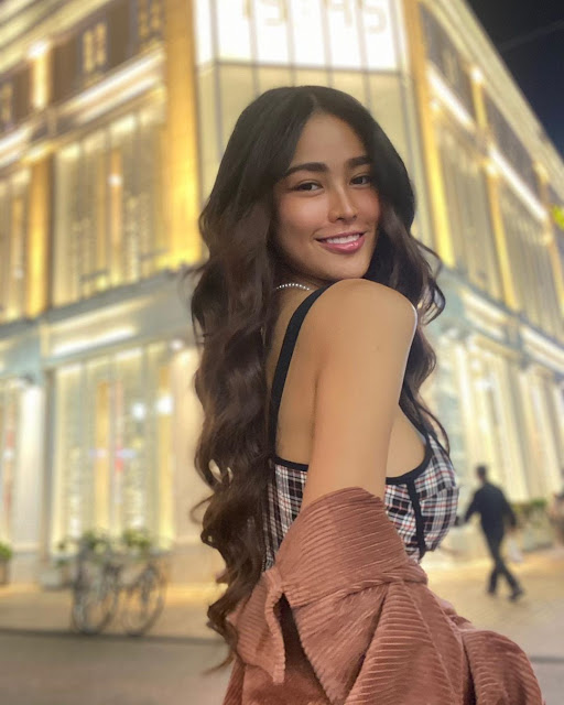Love Marie Ynarez – Most Beautiful Pinay Trans Girl in Street Style Outfits