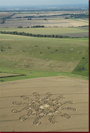 Crop circle di Ogbourne Down, Wiltshire. Inggris