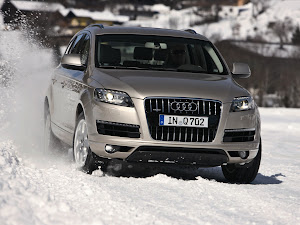 Audi Q7 2011 (1)