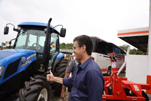 Governo de SP entrega 71 veículos e equipamentos para o Vale do Ribeira