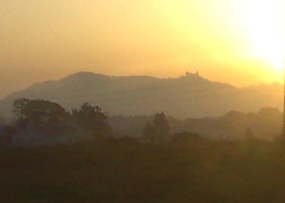 Pôr-do-Sol sobre a Serra de Sintra... é esta a última imagem que trago destas férias. Até Agosto!