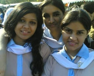 Pakistani School Girls With Friends Picture