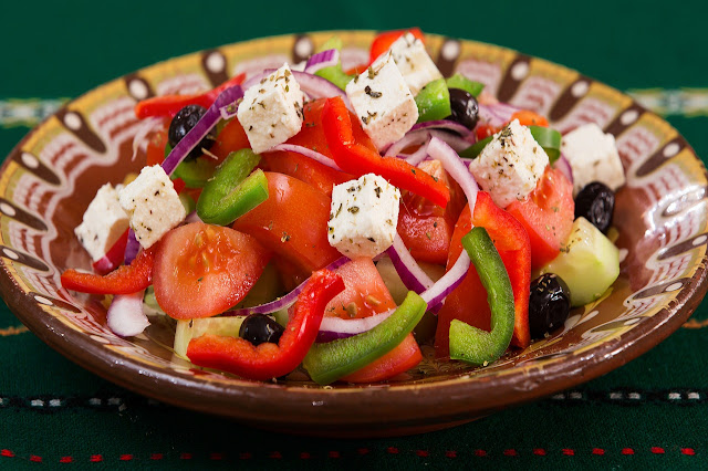 insalata estiva con formaggio