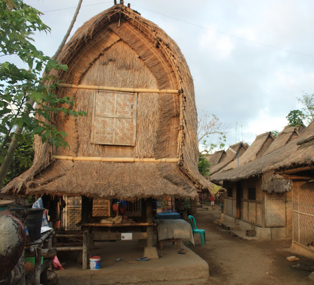 rumah bale ntb dusun sade