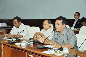 info lowongan kerja terbaru 2013 2012/04/persyaratan-rumit-banyak-pemda-lambat.html