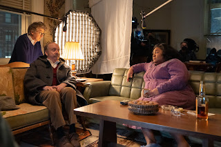 (l-r.) Director Alexander Payne and actors Paul Giamatti and Da’Vine Joy Randolph on the set of their film THE HOLDOVERS, a Focus Features release.