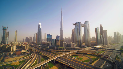 Source: MGVX via Freepik. Dubai skyline. Dubai’s free zones serve as a hub for global trade and innovation.